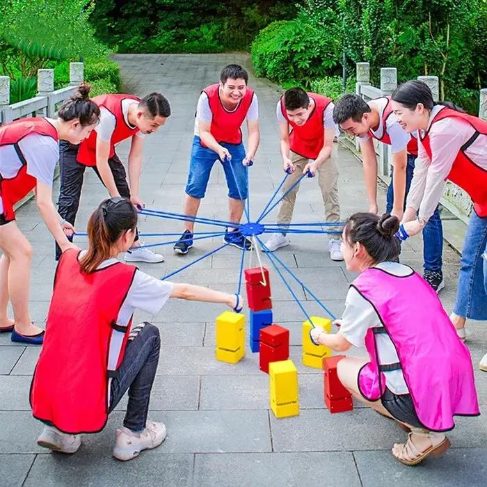 Jeu de construction de tours pour développement de l'équipe et relations interpersonnelles jeu d'équipe construction de tours pour adultes et enfants activités de groupe occasions sociales