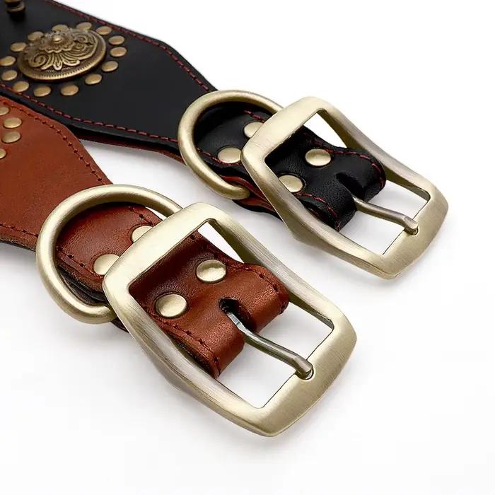 Collier de chien en cuir clouté à pointes réglables