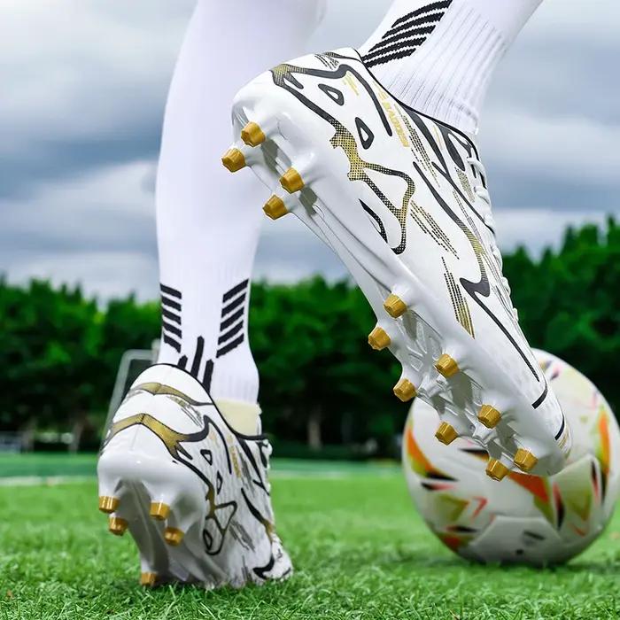 Chaussures de football à crampons longs et basses