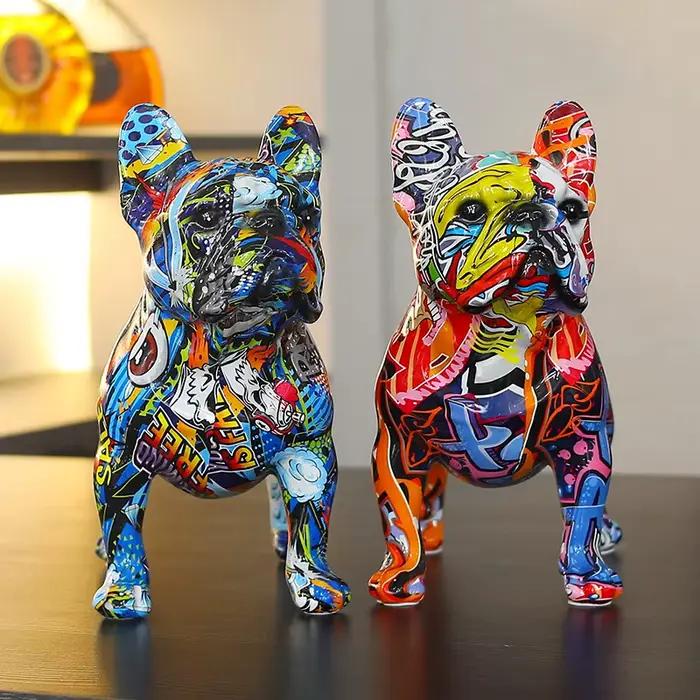 Figurine de bouledogue français colorée en résine