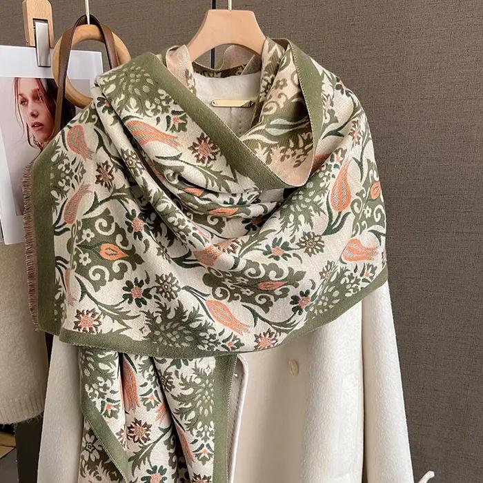 Écharpe chaude en polyester pour femme, châle luxueux, foulard élégant pour l'hiver, occassions extérieures, tenues de soirée et sportives ```