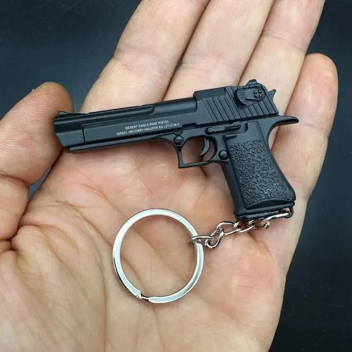 Porte-clés Desert Eagle miniature en alliage de métal pour adultes et enfants modèles de pistolets pour garçons et filles cadeau de Noël occassions spéciales
