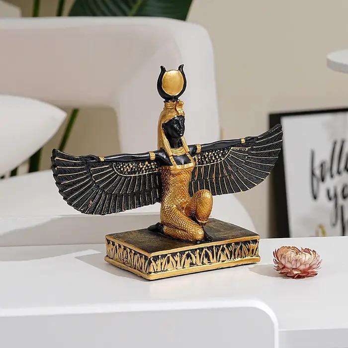 Statue de la déesse Isis