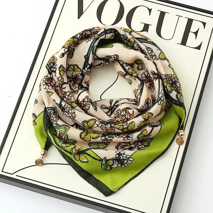 Foulard en soie à boucle magnétique de luxe pour femmes