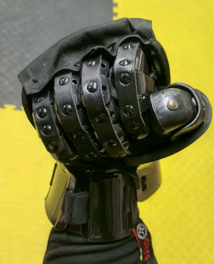 Gants tactiques une main avec gantelets acier - Équipement protection entraînement combat et sparring