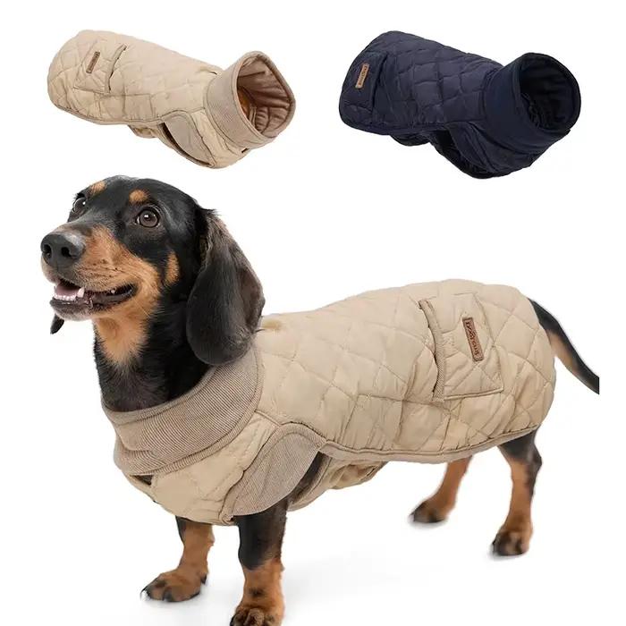 Manteau d'hiver pour chiens à jambes courtes en polyester hydrofuge et doublure en nylon élégant pour Bassins et autres petites races de chiens à offrir pour les occasions hivernales