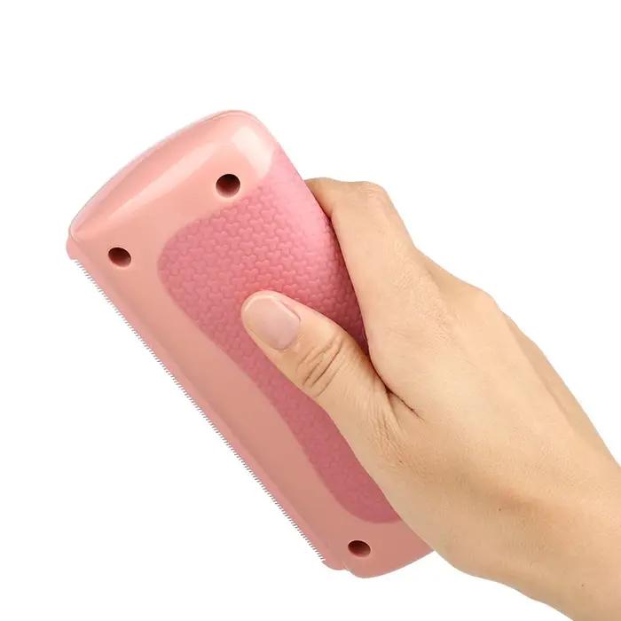 Brosses d'épilation en dents de scie pour chiens et chats grattoir anti-transpiration peigne domestique facile à utiliser pour soins quotidiens et occasions spéciales