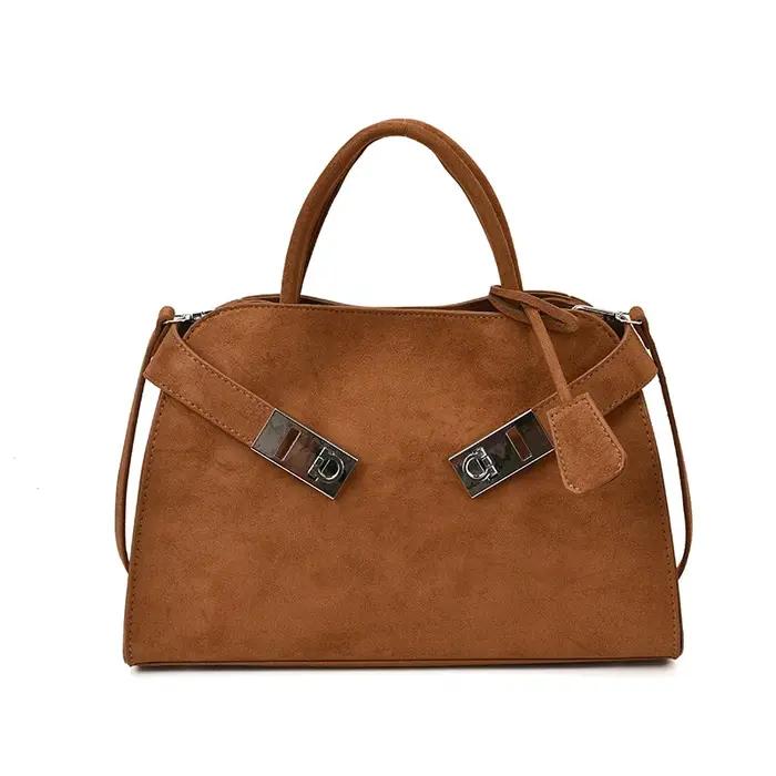 Sac fourre-tout en daim pour femme sac à bandoulière tendance grande capacité sac à main de motard polyvalent et élégant occasions quotidiennes