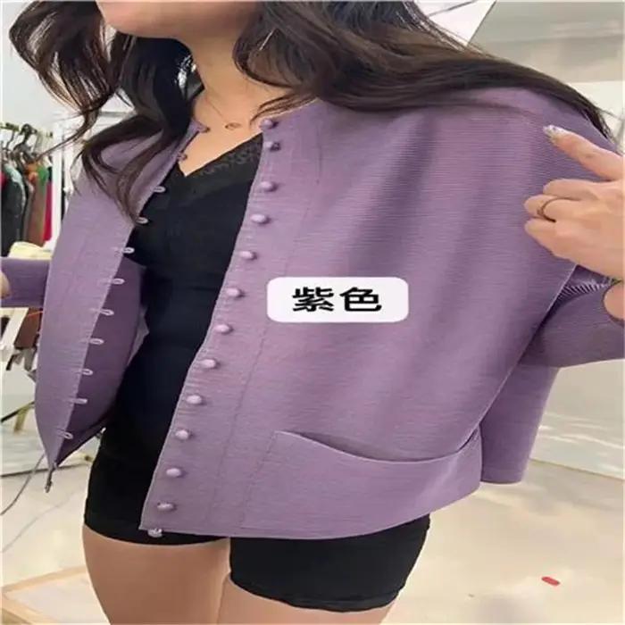T-shirt femme ample et plissé, col rond, design de poche boutonnée, couleur élégante pour toutes les occasions