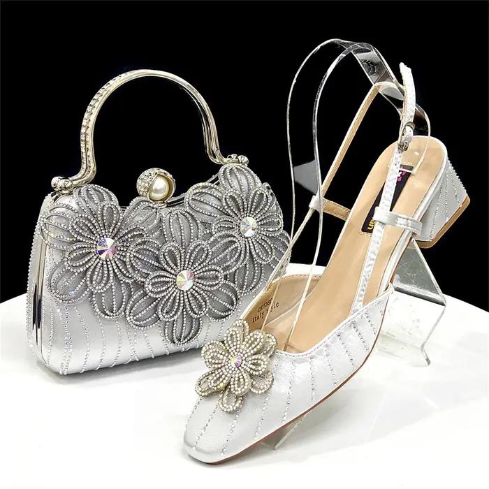 Venus Chan Ensemble de pochette élégante à talons orange et strass pour femme - Parfait pour les fêtes et les occasions