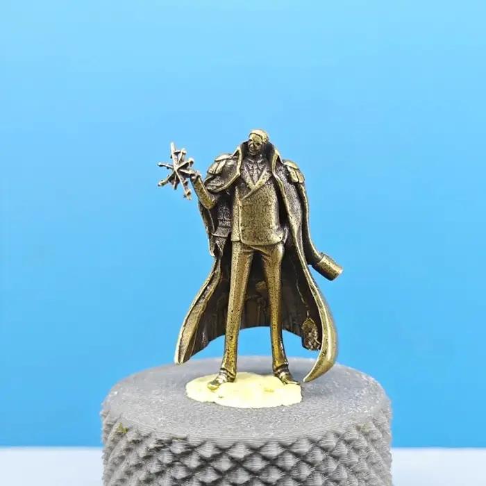 Figurine miniature de commandant naval en laiton vintage