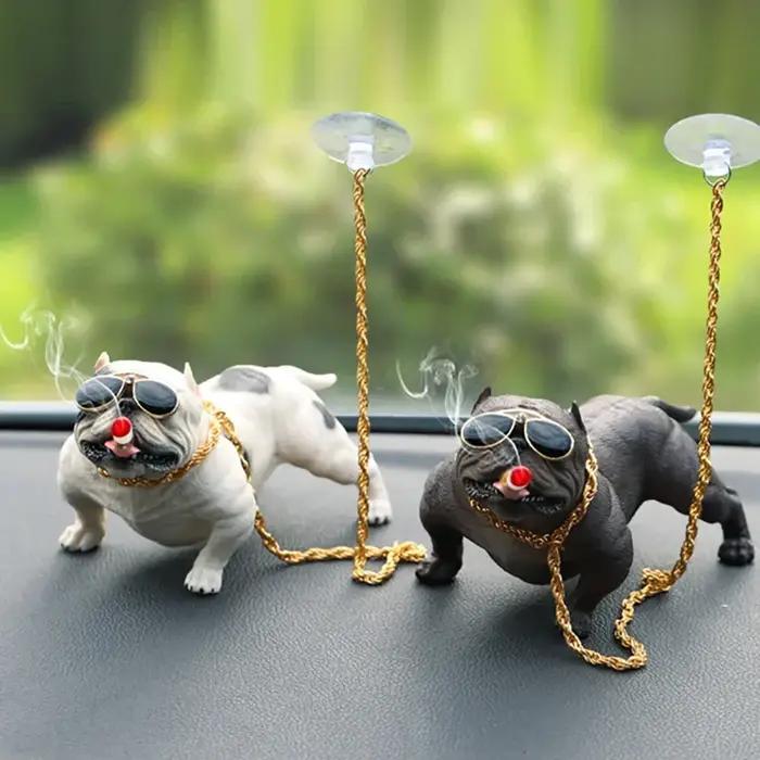 Ornements de voiture Simulation Bully chien poupée personnalité mode Cool Automobile tableau de bord