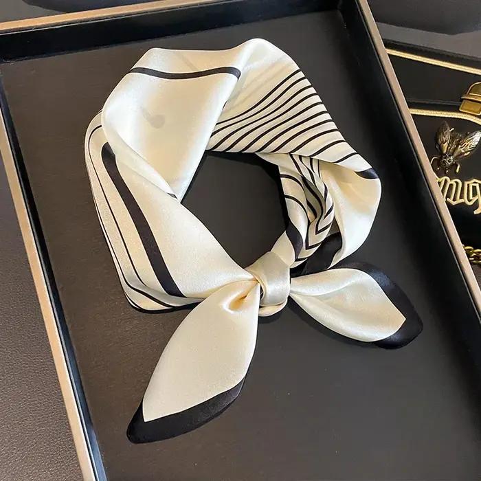 Group châle injSquare design pour femme