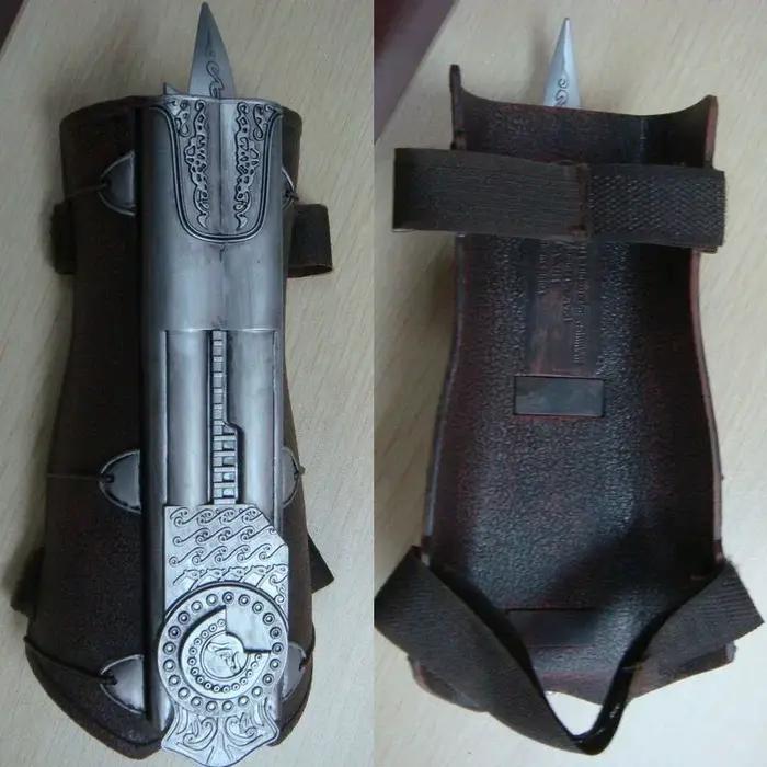 1:1 2018 nouveau pour AC Assassin 2 Ezio fraternité Cosplay armes gantelet figurine ChainAttacker mo