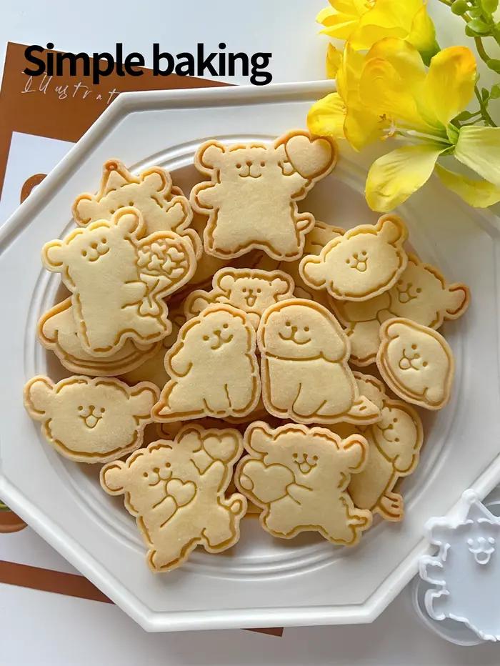 Un joli moule à biscuits avec un motif de chiot
