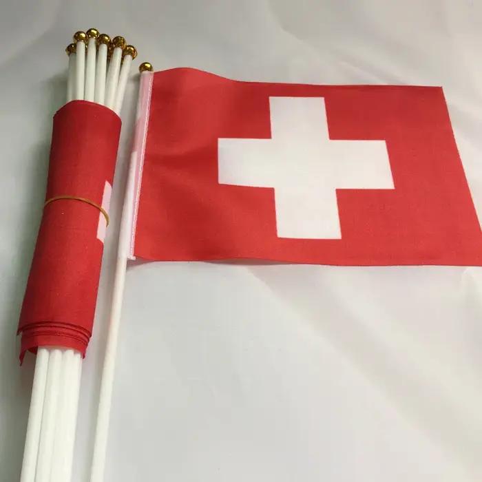 Drapeau de main suisse en polyester pour décoration intérieure et extérieure patriotique et élégante pour les occasions spéciales et la maison