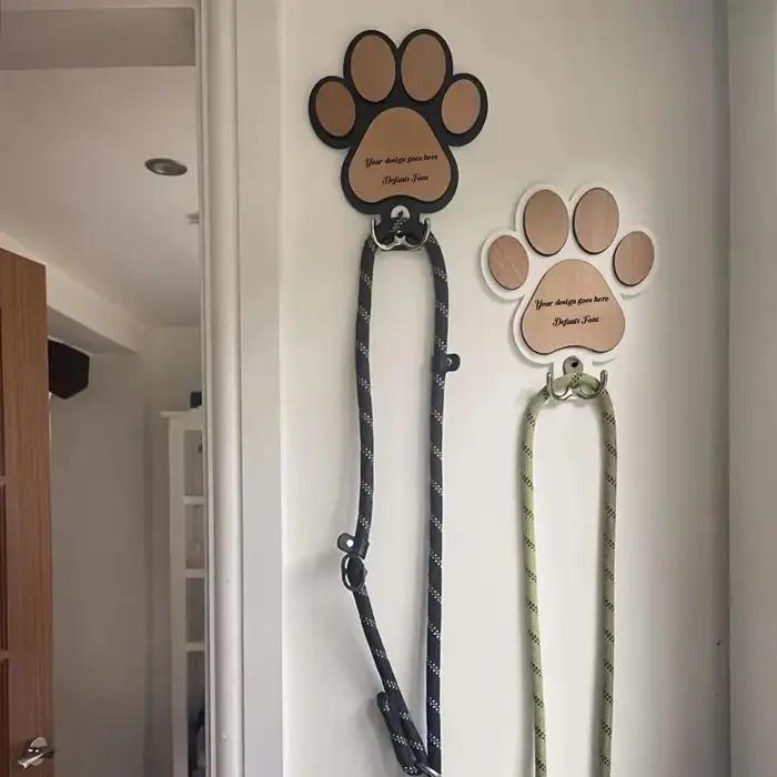 Crochet pour laisse de chien en bois personnalisé, parfait pour accrocher les colliers et les manteaux. Ce crochet mural élégant est un excellent souvenir.