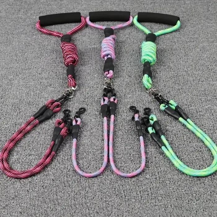 Corde de marche pour chien à double tête pour animal de compagnie avec motif ondulé
