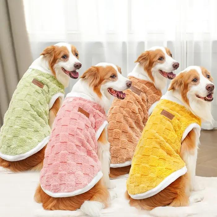 Vêtements en flanelle de haute qualité pour grands chiens confortables et élégants pour hiver et autres occasions spéciales