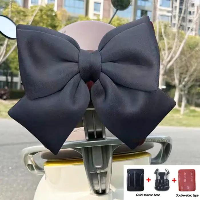 Décoration de casque de moto avec nœud papillon