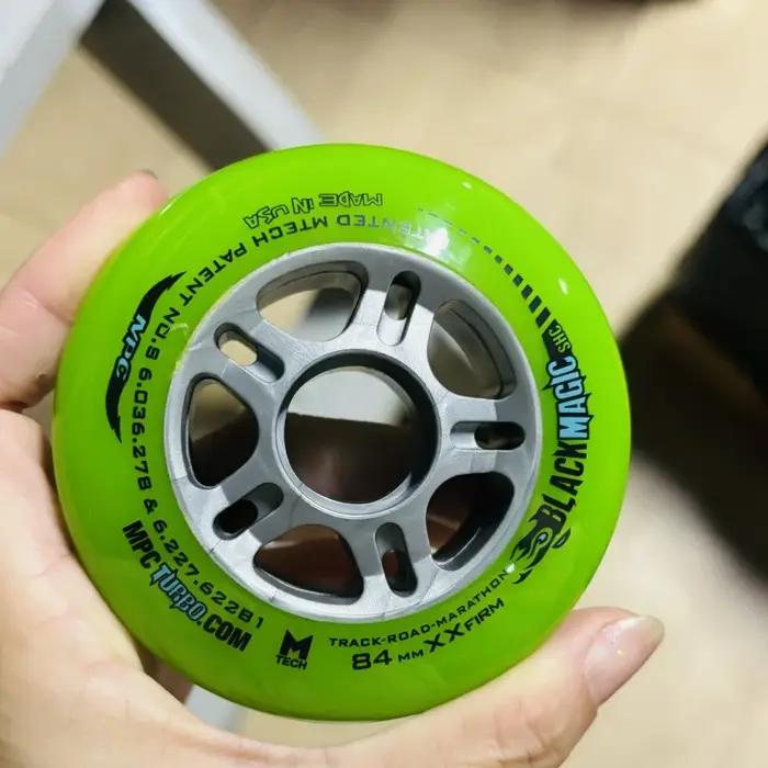 MPC 84mm Black Magic XXFirm roue de vitesse en ligne pour 84mm 84 course vitesse Rodas Road Ruedas XXF Durable Ealstic PU rouleau pneu 8 pièces