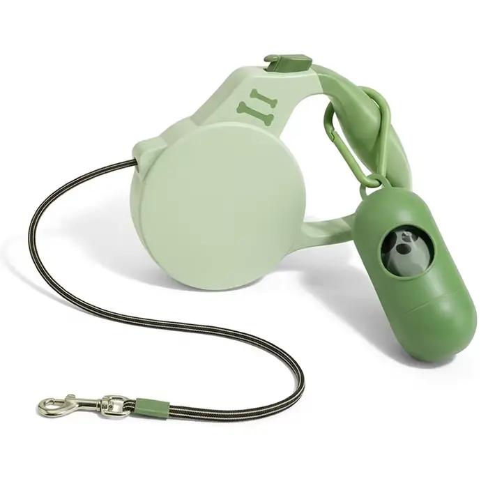 Laisse rétractable pour chien et chat avec distributeur de sacs à excréments