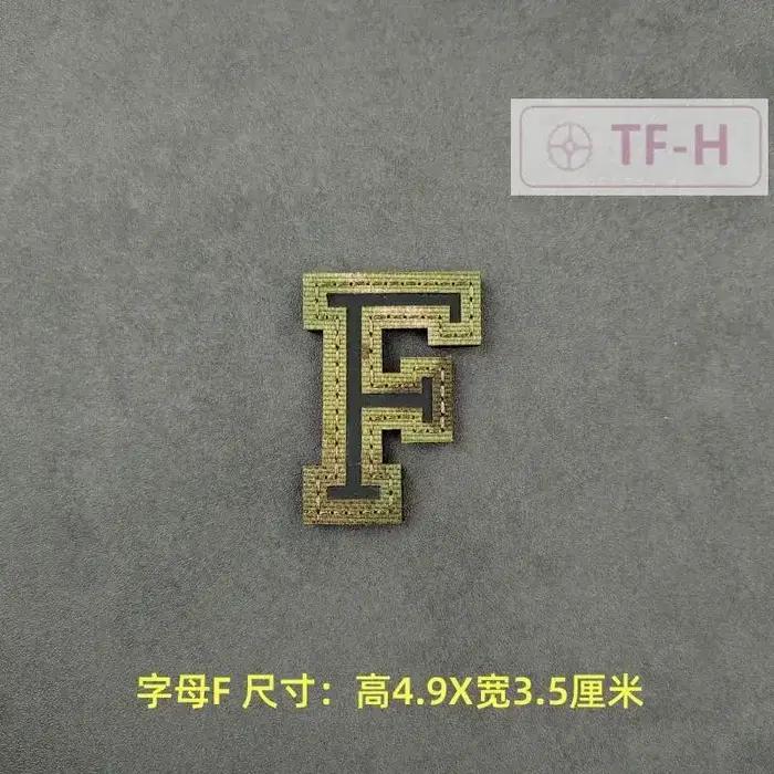 Brassard réfléchissant camouflage avec boucle à crochet et lettres découpées laser pour cyclisme sécurité et style occasions spéciales