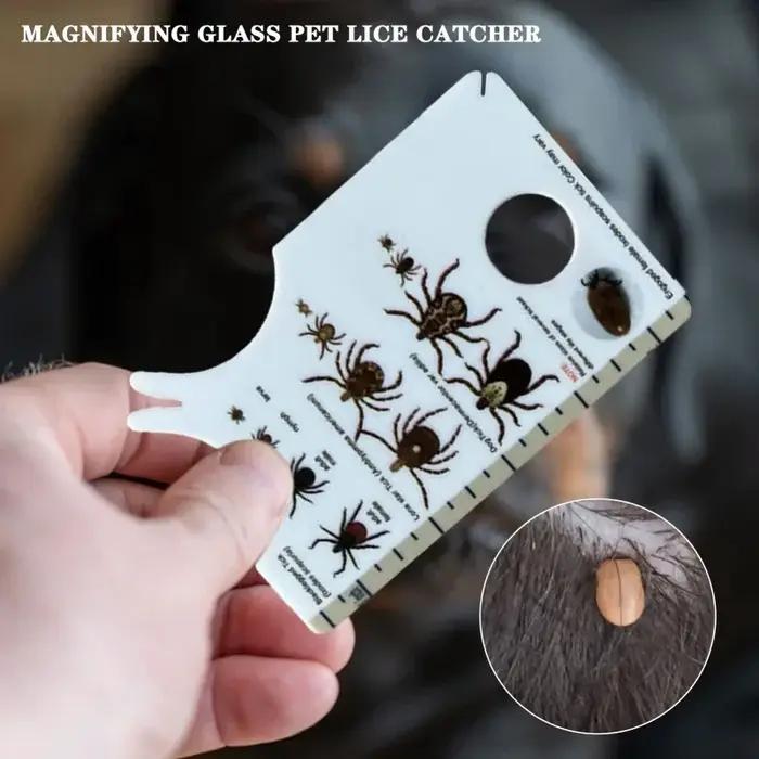 Carte anti-tiques avec loupe pour une extraction facile des tiques