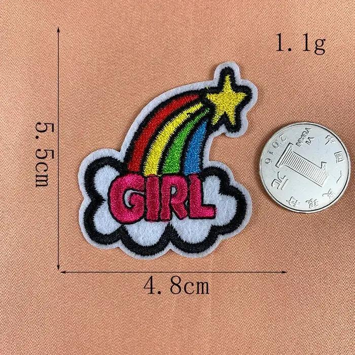 Autocollants en tissu brodés à la main pour vêtements d'enfants dessin animé personnalisables accessoires pour cartables et sacs à dos occasions spéciales