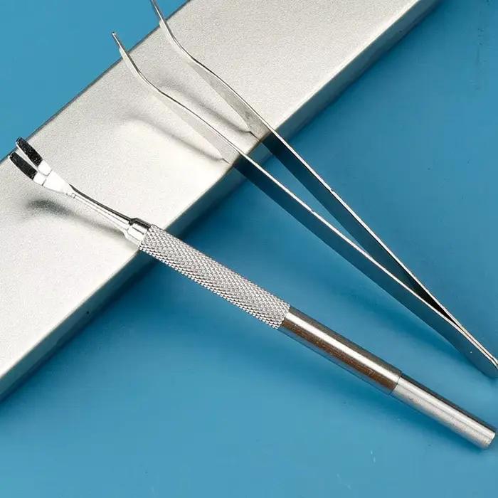 Ensemble d'outils d'élimination des tiques pour chiens avec pincettes professionnelles résistantes à l'eau et faciles à utiliser pour maintenir la santé de votre animal de compagnie