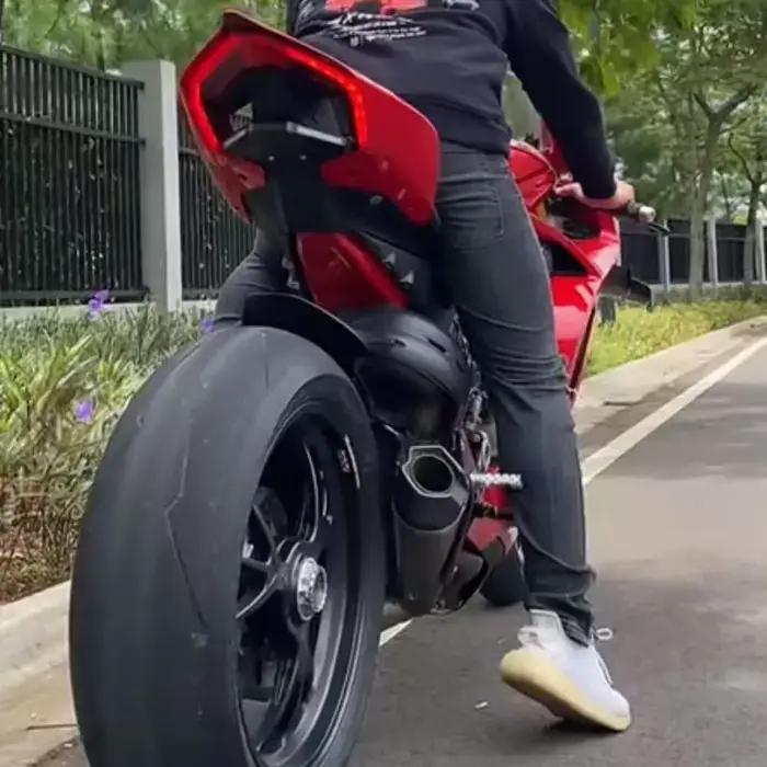 Support de plaque d'immatriculation en aluminium CNC pour Ducati Panigale V2 V4 V4S Streetfighter V4 V2 2018-2023 élégant et résistant aux intempéries pour motos usagées en circuit