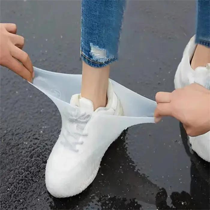 1 paire de couvre-chaussures de pluie en caoutchouc pour usage extérieur