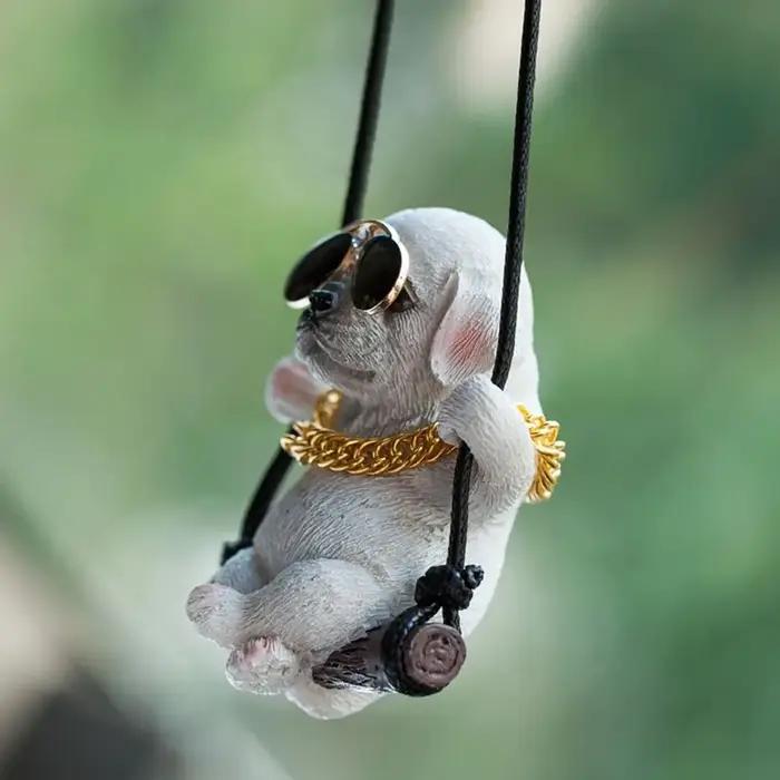 Tendance Swing Dog Auto intérieur accessoires décoration lunettes de soleil voiture pendentif bouledogue résine