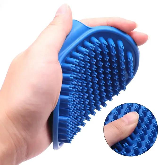 Brosse de toilettage multifonctionnelle en caoutchouc souple pour chiens et chats peigne de bain brosse anti-poil avec poignée réglable pour améliorer la routine de toilettage
