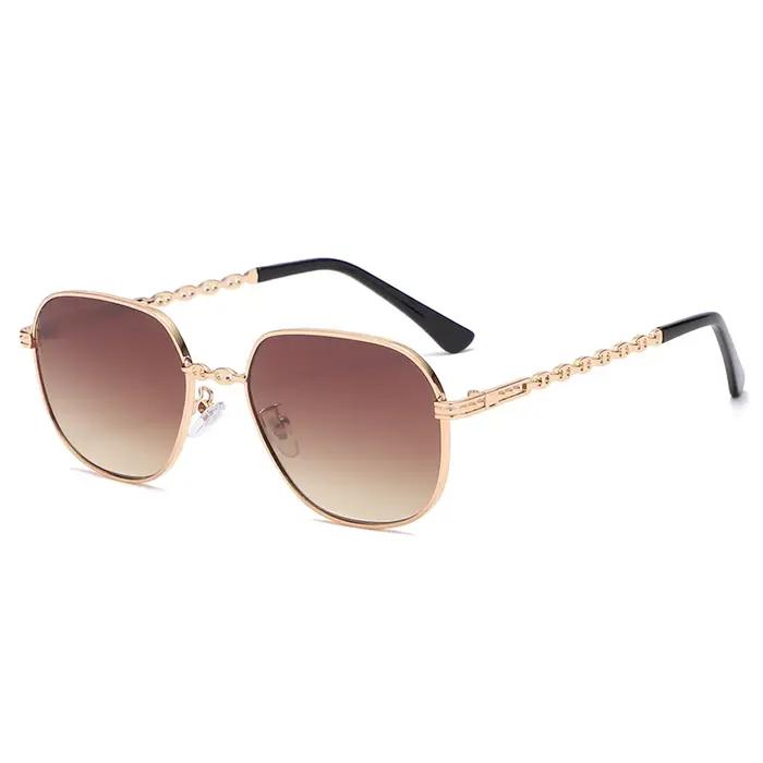 Lunettes de soleil vintage carrées pour femmes style rétro punk protection UV monture métal dégradé occasions spéciales