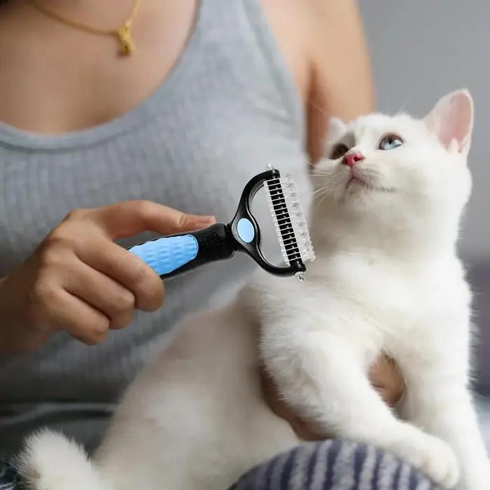 Peigne d'épilation pour chat