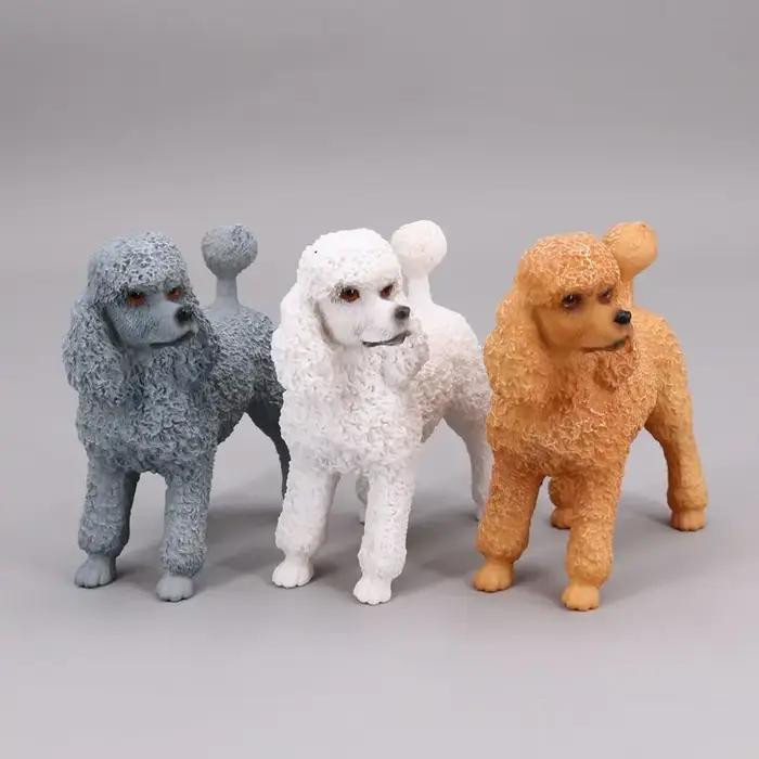 Simulation de figurine de chien pudel, décoration de la maison