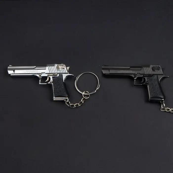 Porte-clés Desert Eagle miniature en alliage de métal pour adultes et enfants modèles de pistolets pour garçons et filles cadeau de Noël occassions spéciales