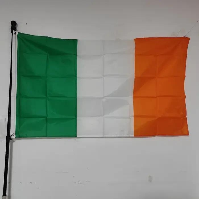 Drapeau National d'Irlande 90X150cm Polyester vert blanc Orange bannière suspendue IRE pays irlandai