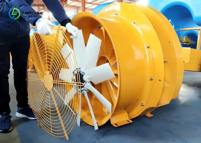 Pulvérisateur agricole personnalisé à quatre cylindres pour arrosage de verger, avec pompe télécommandée et grande amplitude de pulvérisation, pour agriculteurs professionnels