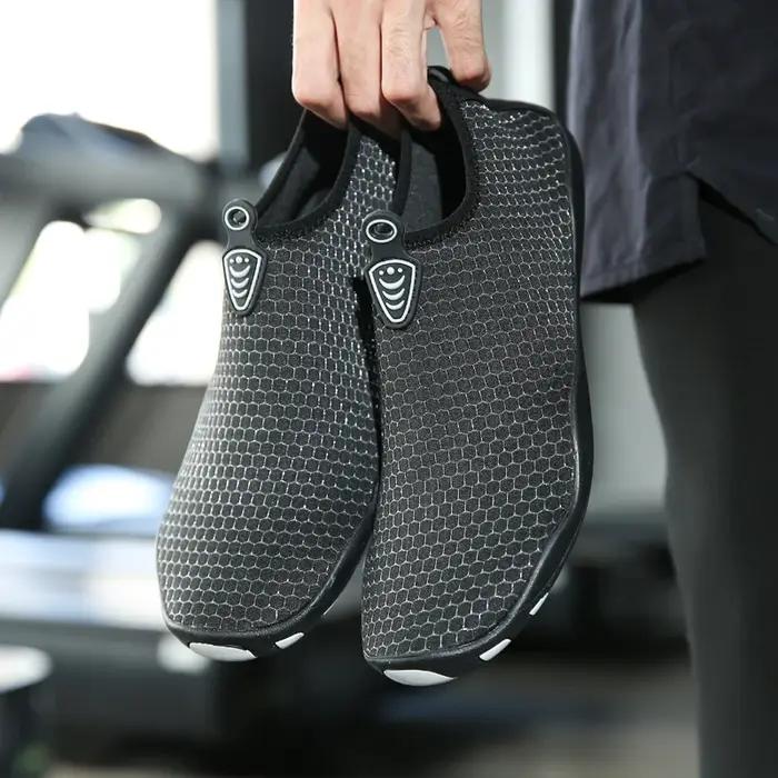 Chaussures d'eau pour hommes, chaussures pieds nus à séchage rapide, baskets de plage, chaussettes d