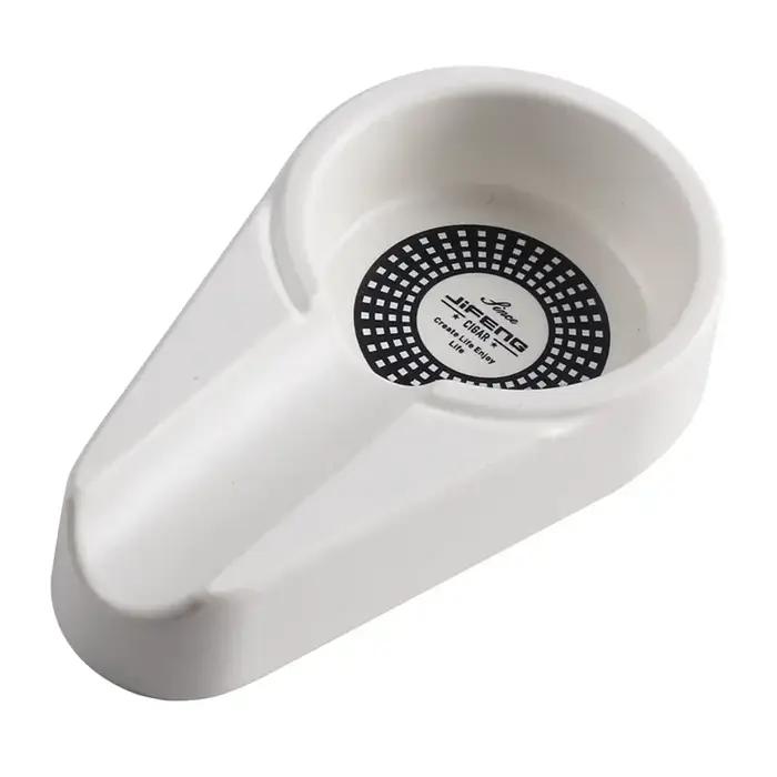 Cendrier portable en résine élégant pour fumeurs design moderne antidérapant occasionnel usage intérieur extérieur cadeau anniversaire Saint Valentin Noël