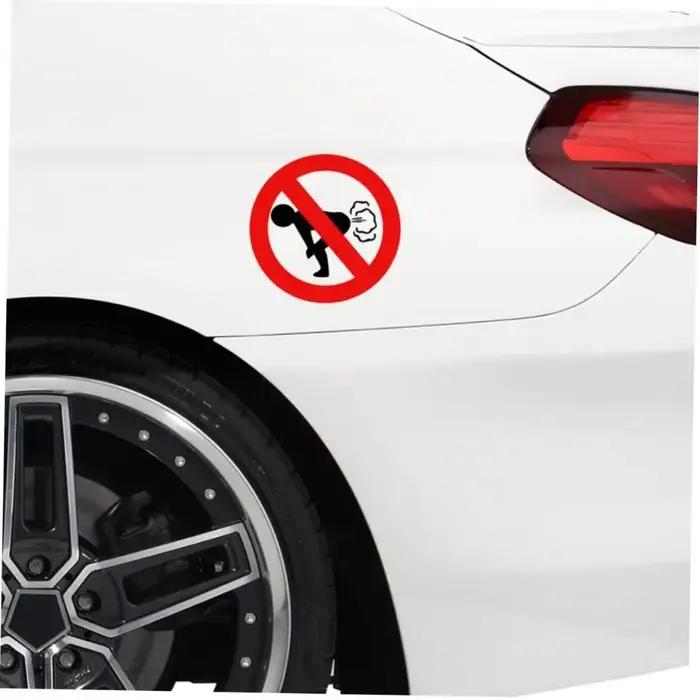 Autocollants de voiture amusants en PVC d'échantillons ized, imperméables, signe d'iode, pas de péter, chien pipi est interdit, 2 pièces