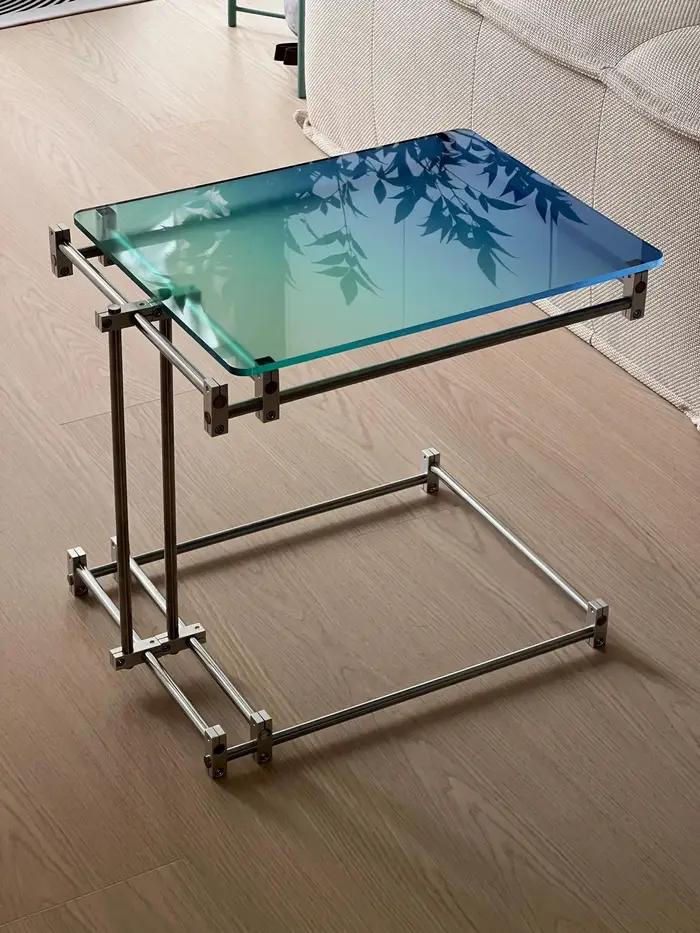 Axe optique | Maillard – Table à bord acrylique médiéval, Table basse mobile, assemblage de bricol