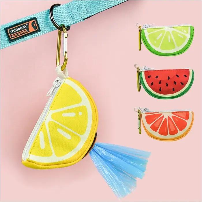 Un joli sac de rangement pour excréments de fruits pour animaux de compagnie