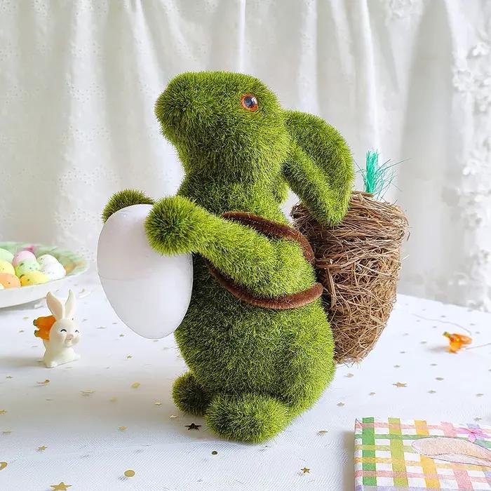 Lapin à fourrure floqué en forme d'œuf de Pâques