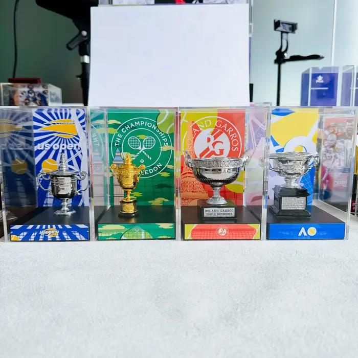 Vitrine de trophée des champions de tennis pour hommes de Wimbledon Angleterre