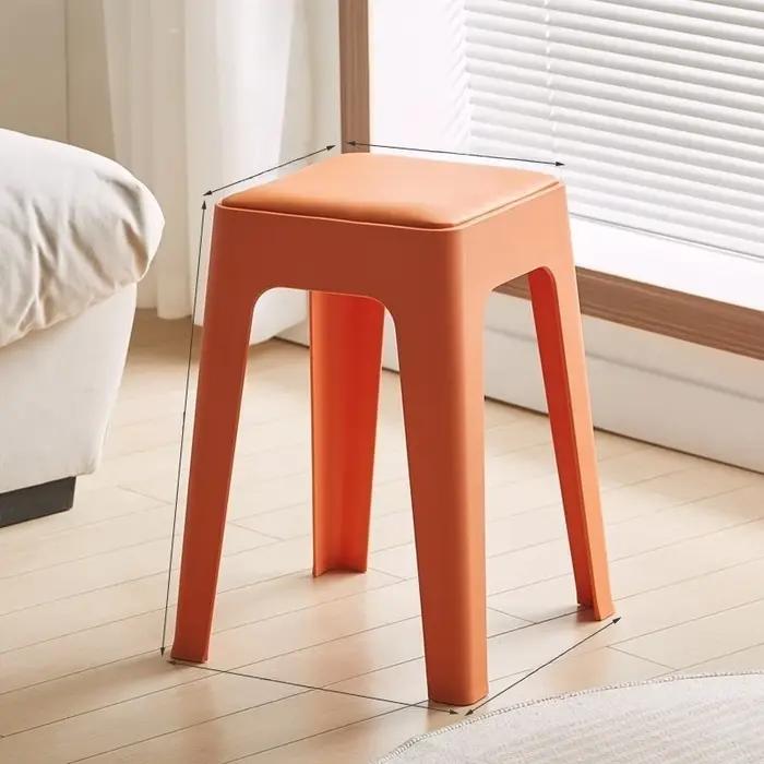 Nouveau tabouret en plastique pour la maison