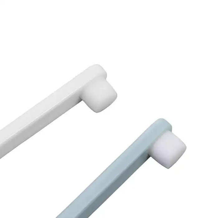 Brosse de nettoyage buccal pour animaux de compagnie de petite taille : élimine la mauvaise haleine