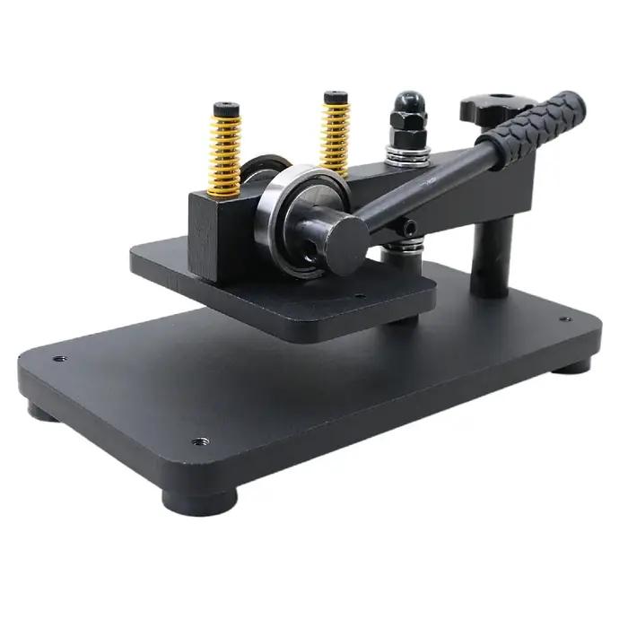 Machine de découpe manuelle à bras oscillant pour cuir